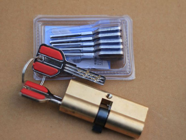 乌当24小时上门开锁公司